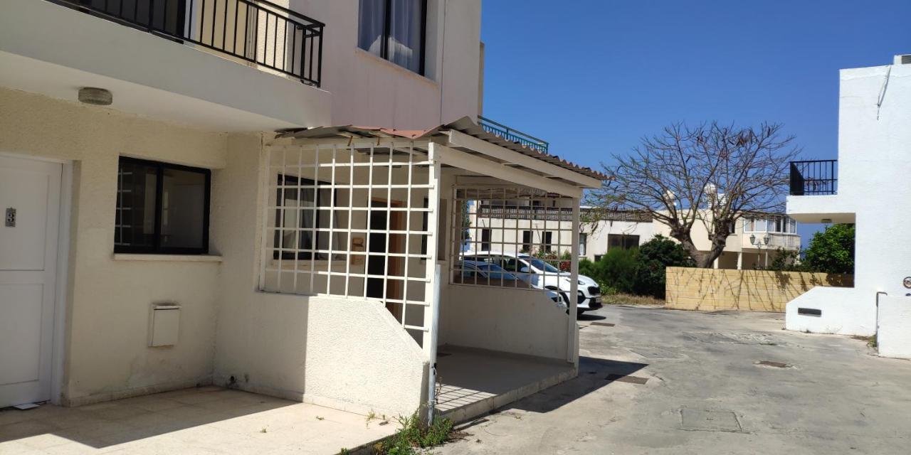 Villa Isabella Townhouse à Paphos Extérieur photo